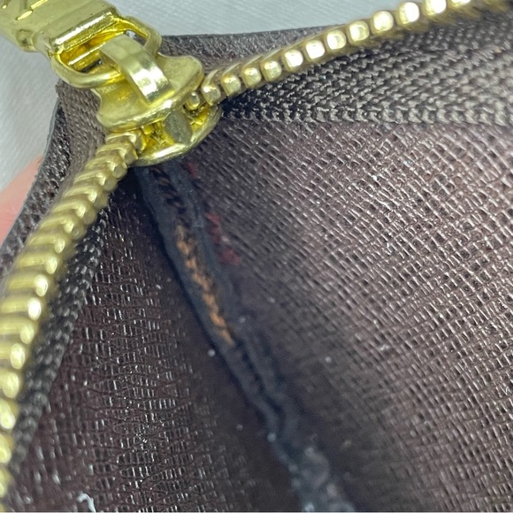 Louis Vuitton Key Pouch Damier Ebene - Picture 9 of 9